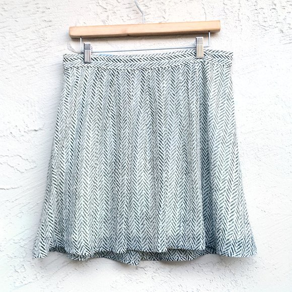 Old Navy Pleated Chiffon Pull-On Mini Skirt (US M) - Picture 3 of 4